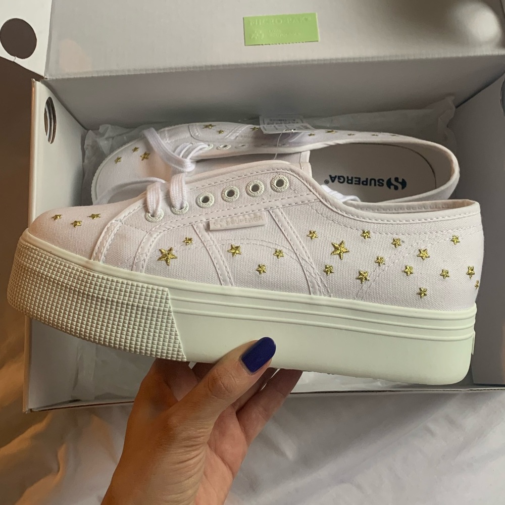 New in box superga 2790 white platform sneakers with gold star embroidery size 8